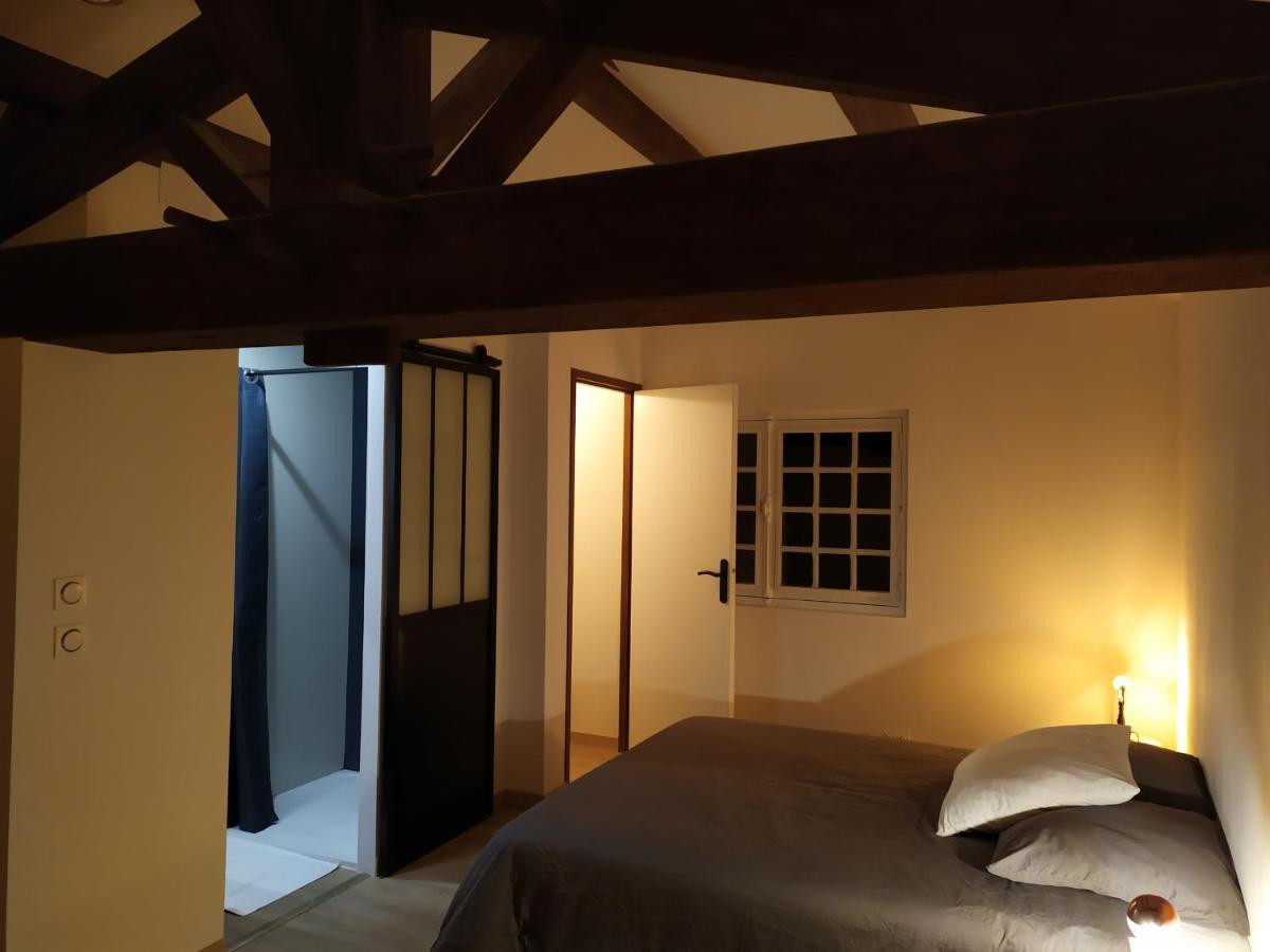 Les Gites Des Beaux Chenes Mortagne-sur-Sevre Exterior foto